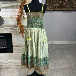 Magic‎ floral dress size large